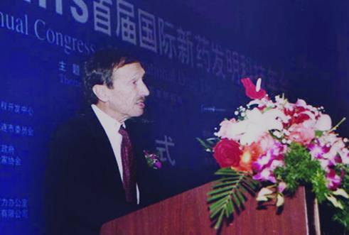 首届 IDDST 主讲人 1996 诺贝尔生理学或医学奖得主 Zinkernagel 教授