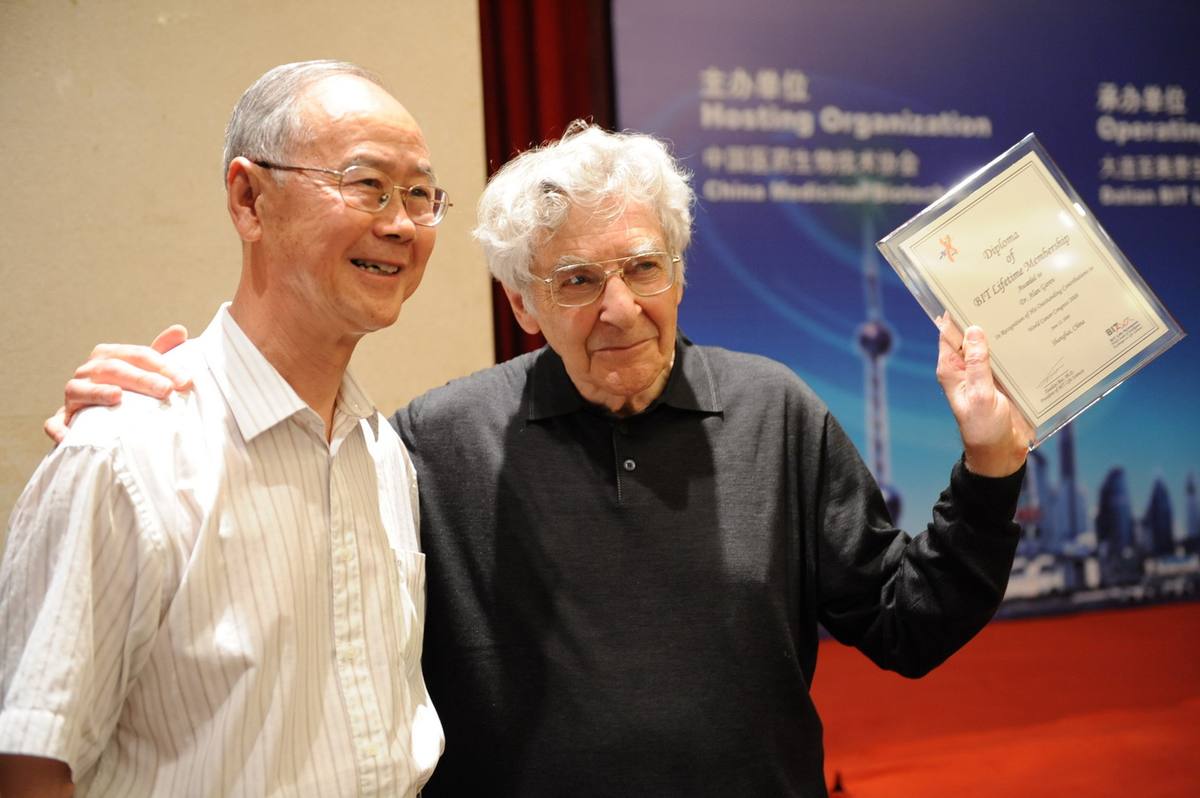 世界癌症大会 · 9 · 上海·颁发 BIT 终身会员（Alan Glynn · 肖梓仁颁奖）